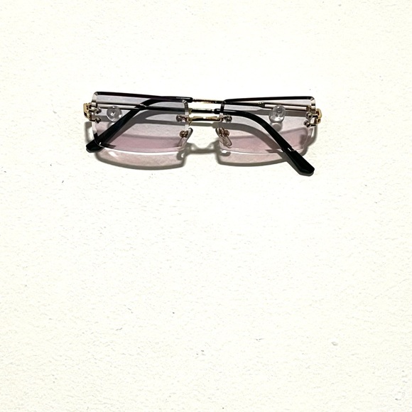 Stylish Pink and Gold Sunglasses - Picture 1 of 3